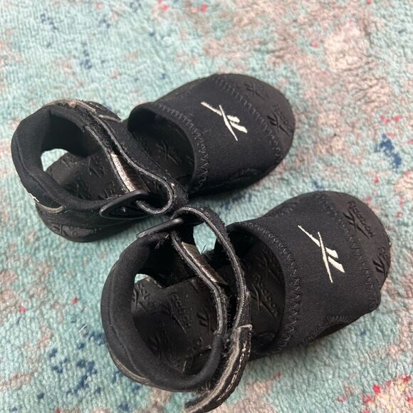 Reebok Black Sandals Size 5 - Picture 3 of 3
